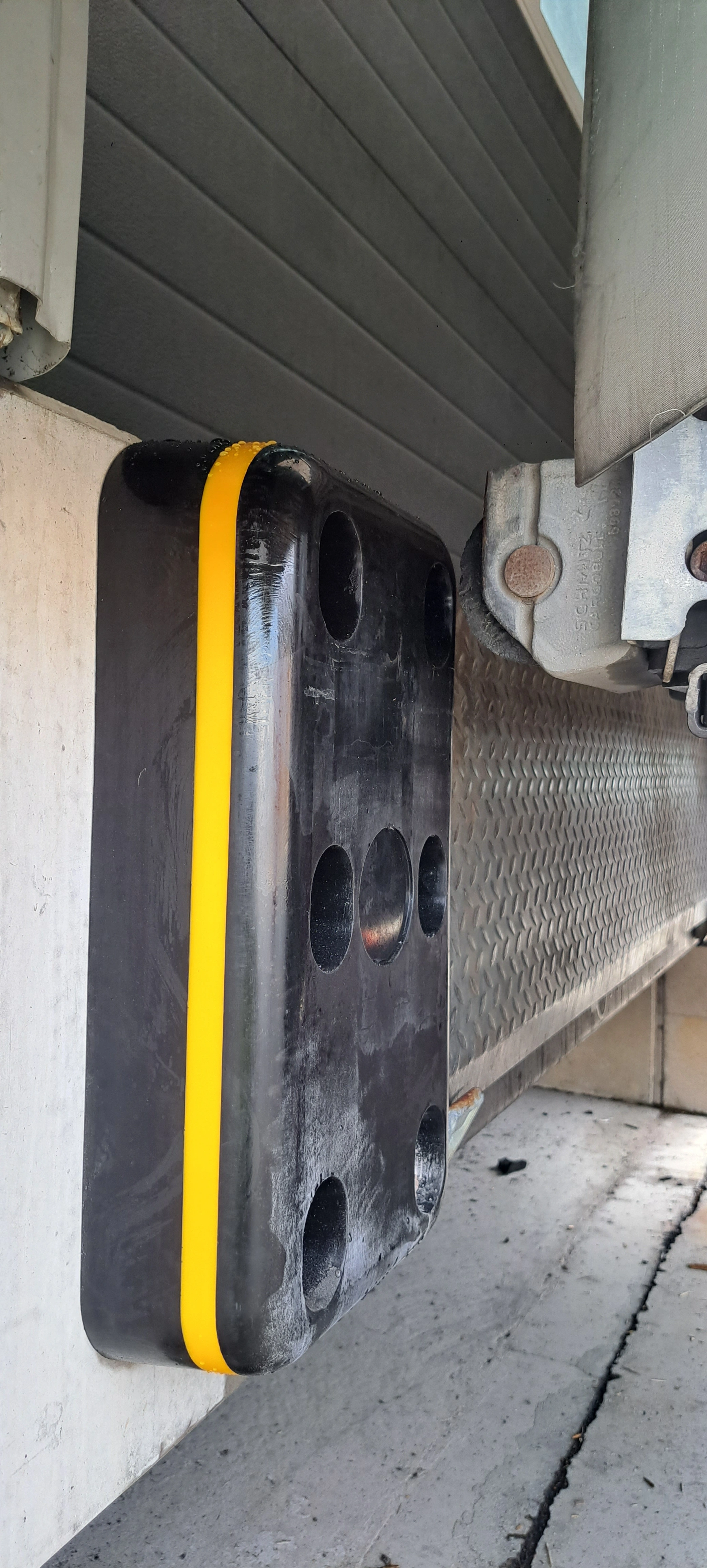 Ochranné dorazy DockBuffer od A-SAFE minimalizují opotřebení a poškození nakládacích ramp.