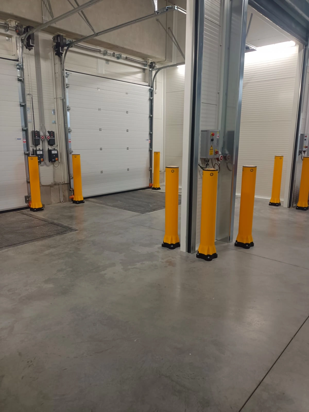 Monoplex Bollard – ochrana průjezdu – bezpečnostní prvek pro frekventované oblasti.