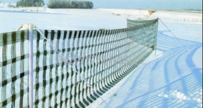 Schneefangzäune für Straßen: wirksamer Schutz vor Schneeverwehungen