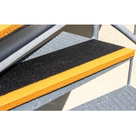 GFK-Antirutschplatten und Treppenkantenprofile