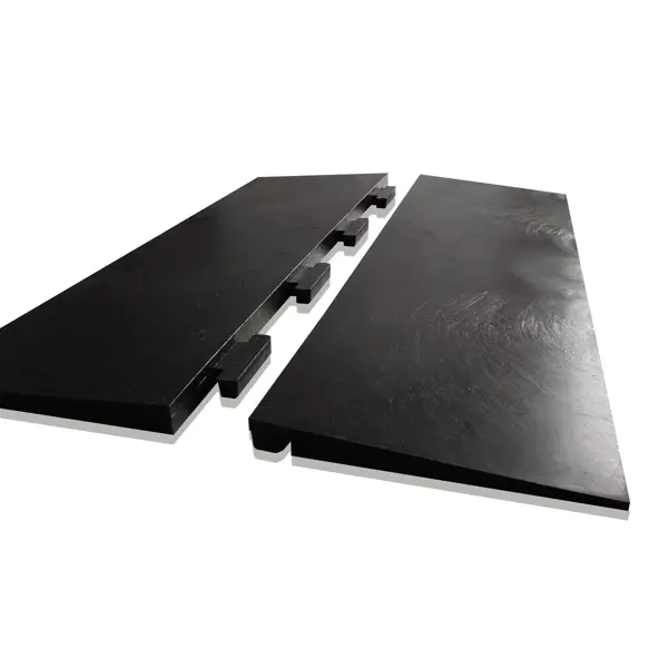 Anfahrleiste–Ecke StandardRecycled aus recyceltem PVC – 445×150×3–15 mm, glatte Oberfläche, schwarz