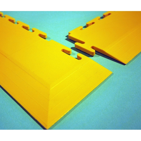Anfahrleiste für Bodenfliesen Ecotile PVC – eckig, dunkelgrau, 580×80×7mm
