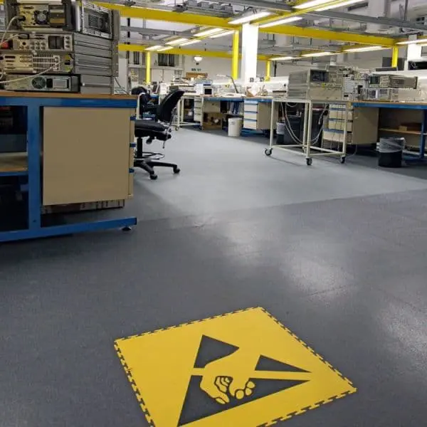 Anfahrleiste für Bodenfliesen Ecotile PVC – gelb, 500×80×7mm