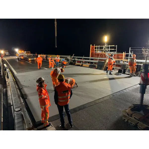 Auffahrrampe Silence für Stahlplatten Eckstück – recycelter Gummi, Schwarz, 250×500×42 mm