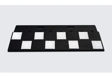 Auffahrrampe Silence für Stahlplatten mit Magneten – recycelter Gummi, Schwarz