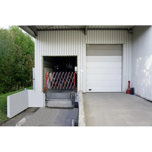 Ausziehbare Scherensperre Standard mit 4 Rollen, rot-weiß