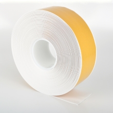 Beständiges Bodenband WT-500 mit abgeschrägter Kante – PVC, weiß, 100 mm × 25 m