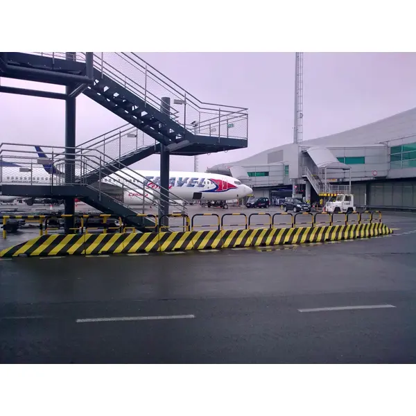 Betonschutzplanke 50 HS01CSB, schraffiert – Mittelstück, gelb–schwarz, 2000×440×500 mm