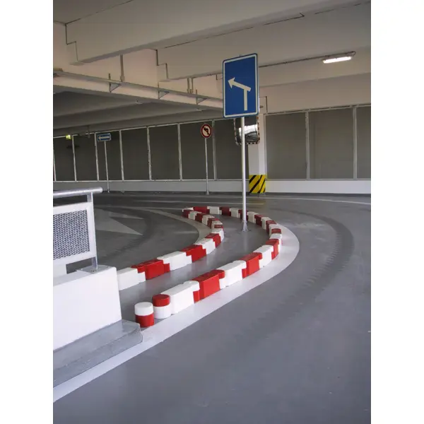 Bordstein aus recyceltem Gummi Twist – weiß, 580 mm