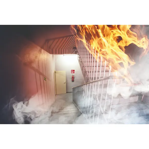 Brandschutzkennzeichnung, Mittel und Einrichtungen zum Feuerlöschen – Nachleuchtende Folie, 100×100 mm