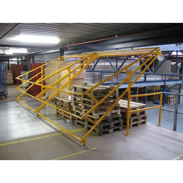 Drehbare Sicherheitsschleuse Vario 18 – für Paletten 1800×1600×1300mm, äußere Breite 2000 mm