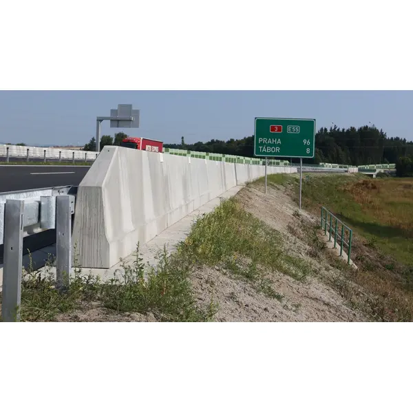 Einseitige Betonschutzplanke TYP80, verkürzt – Mittelstück, 2000×549×800 mm