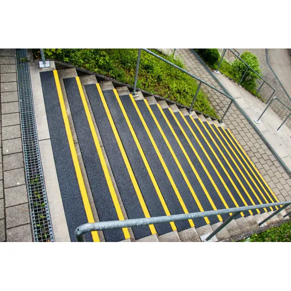 GFK-Antirutsch-Treppenkantenprofil Medium – breit, 230x800x30 mm, Dicke 3,8 mm, schwarz