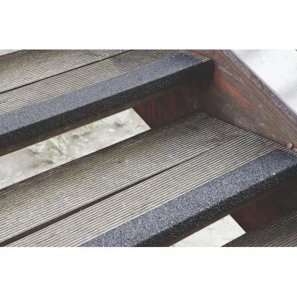 GFK-Antirutsch-Treppenkantenprofil Medium – eng, 70x600x30 mm, Dicke 3,8 mm, schwarz