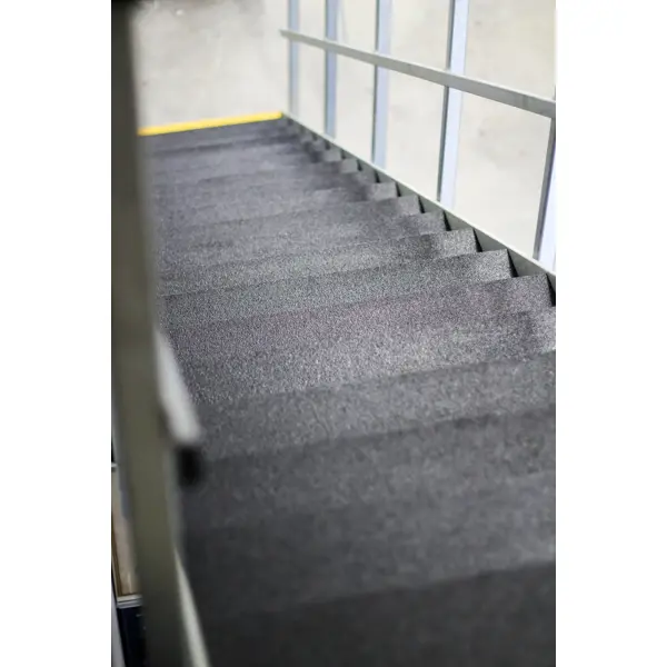 GFK-Antirutschplatte Medium – mittlere Belastung, 750×1000 mm, Dicke 3,8 mm, schwarz