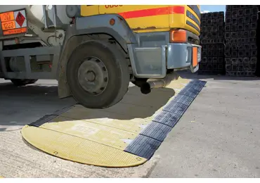 Grabenabdeckung 15/5 bis zur Breite 700 mm, Endstück – SMC, Tragfähigkeit 44t, 1500×500 mm