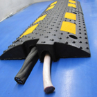 Gummibremse – Kabelübergang 30 km/h, 30 t – 500×300×55,6 mm, schwarz-gelb