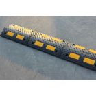 Gummibremse – Kabelübergang 30 km/h, 30 t – 500×300×55,6 mm, schwarz-gelb
