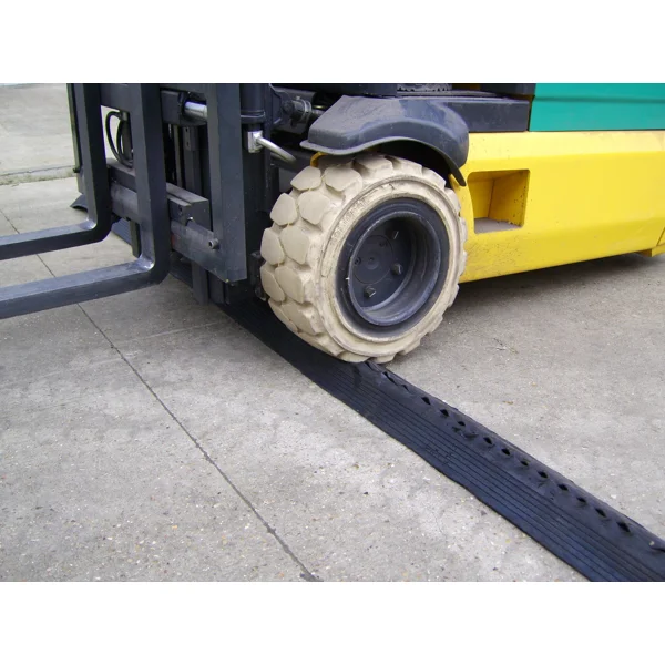 Kabelbrücke, 40 t – 10000×100×30 mm, schwarz