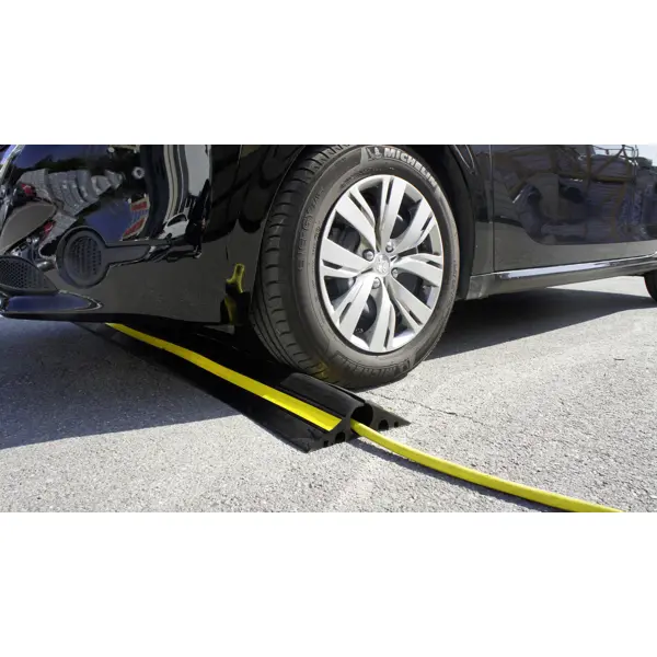 Kabelbrücke, 5 km/h, 40 t, Eckstück 45° – 180×240×70 mm, gelb-schwarz