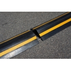 Kabelbrücke, 5 km/h, 40t, Eckstück 45° – 180×240×70 mm, gelb-schwarz