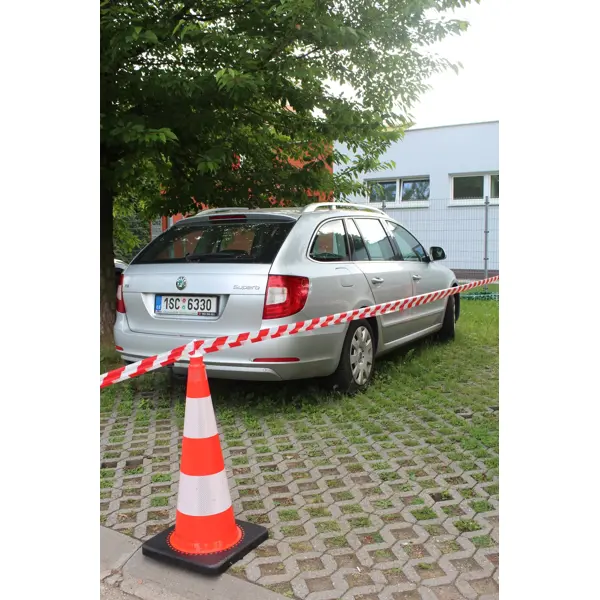 Leitkegelaufsatz RotaCap Universal, drehbar für Kunststoffkette und Absperrband – weiß, 50er-Pack