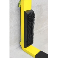Mobile magnetische Stoßstange für Flurfördertechnik mit Gummiborsten – 540×120×50mm