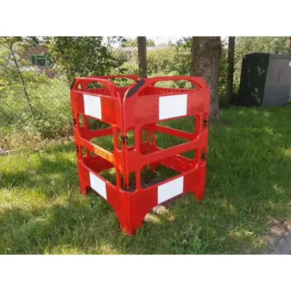 Mobile zusammenlegbare Kunststoff-Schachtabsperrung Safegate, 4 Segmente – rot