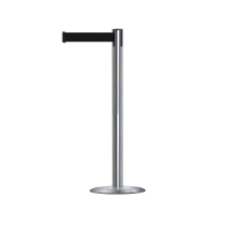 Mobiler Absperrpfosten Advance mit Sockel Universal, satiniertes Chrom – selbstaufwickelndes Band 3,65 m, schwarz