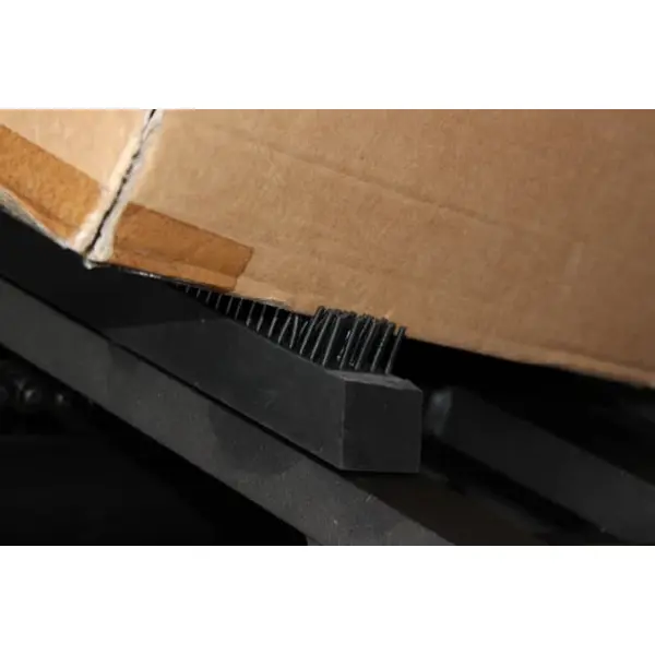 Mobiler Magnet-Prallschutz für Flurfördertechnik mit Gummiborsten – 150×100×30 mm