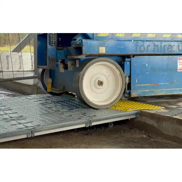 Modulare Auffahrrampe – Tragkraft 2 t, 1850×400×79 mm, gelb-grau