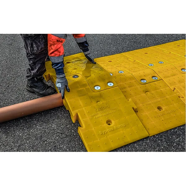 Modulare Kabelbrücke – Tragfähigkeit 44 t, 1270×457×120 mm, gelb
