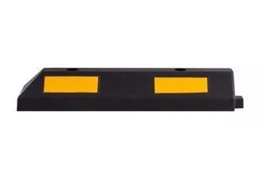 Modularer Parkpuffer für PKWs mit reflektierenden Streifen, Endelement – 610×145×120 mm, schwarz-gelb