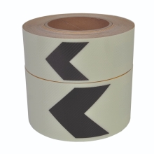 Nachleuchtendes Boden- und Wandband, Richtungspfeil – PVC, schwarz, 50 mm × 10 m