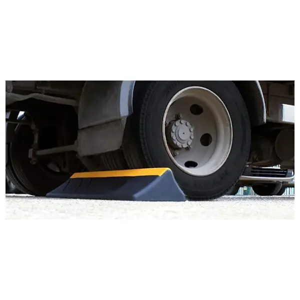 Parkovací doraz nákladných vozidiel Truck Stop – 160×300×1000 mm