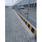 Reflektierender Kleber für durchgehende Betonschutzwände, Streifen – gelb-schwarz, 240×1960 mm