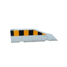 Reflektierendes Klebeband für Betonendrampe, gelb-schwarz, Streifen, 240×1540 mm