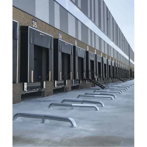 Reifenleitboard für LKW, verzinkter Stahl, L. 2620 mm, H. 260 mm, DM. 140 mm, S. 3 mm (Paar)