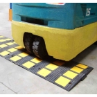Retarder – Kabelbrücke 10 km/h, 40 t – 1200×250×100 mm, gelb-schwarz