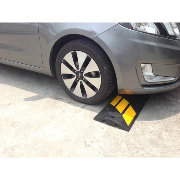 Retarder – Kabelbrücke 10 km/h, 40 t, Endstück – 150×300×75 mm, gelb-schwarz