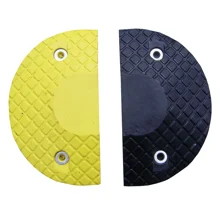 Retarder – Kabelbrücke 30 km/h, 20 t, 2er-Set, Endstück – 200×350×50 mm, schwarz/gelb