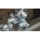 Konštrukčný fiting, spojka oceľových rúrok, pr. 48,3 mm – Kríženie priebežné, mimoúrovňové, rozoberateľné 90 stupňov 137-D48
