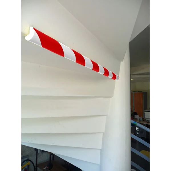 Selbstklebendes Schutzeckenprofil SoftBumper aus Schaumstoff, Form "Kreis" – 730×D.40 mm, rot-weiß