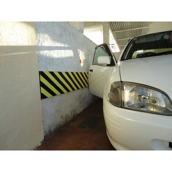 Selbstklebendes Wandschutzprofil SoftBumpers aus Schaumstoff – 5000×300 mm, gelb-schwarz