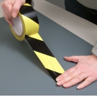 Selbstklebendes Warnband – 50mm×33 m, gelb-schwarz
