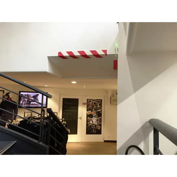 Selbstklebendes Warnschutzeckenprofil SoftBumpers aus Schaumstoff – 400×75 mm, rot-weiß