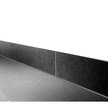 Sockelleiste StandardRecycled aus recyceltem PVC – 1000×80×10mm, glatte Oberfläche, schwarz