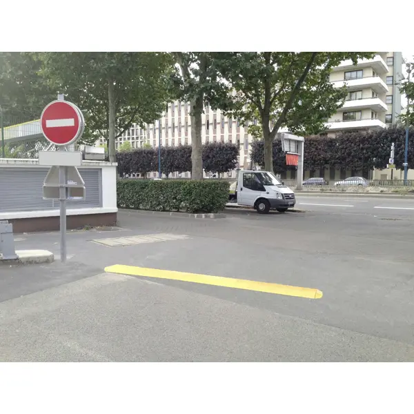 Stahl-Retarder – Kabelbrücke 25 km/h, 40 t – 1000×360×50 mm, gelb