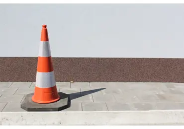 Verkehrsleitkegel Highway – 2× Reflexstreifen Klasse 2