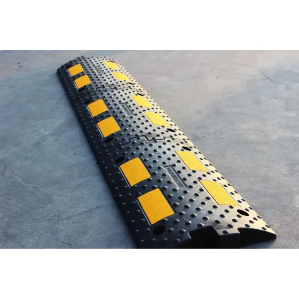 Verzögerungsschwelle, Retarder mit reflektierenden Streifen LP300, Durchlaufelement – 500×300×55,6 mm, schwarz-gelb